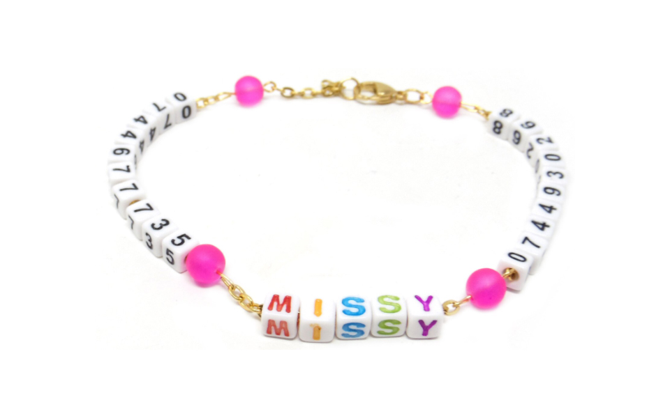 Collar para gato personalizado con nombre y número de teléfono.
